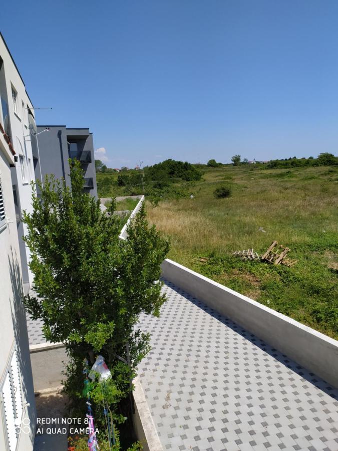 נין Apartman Joy מראה חיצוני תמונה