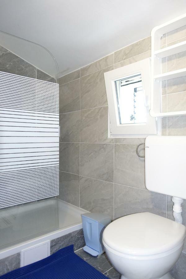 נין Apartman Joy מראה חיצוני תמונה