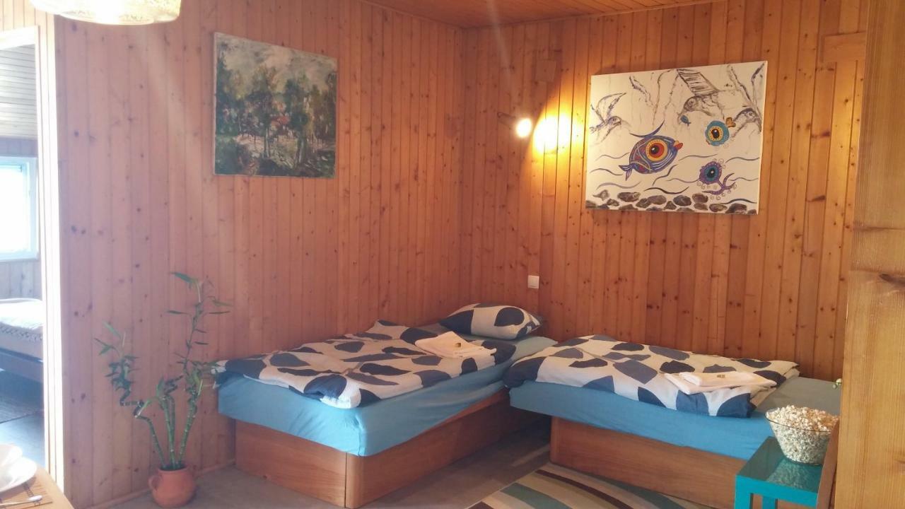 נין Apartman Joy מראה חיצוני תמונה