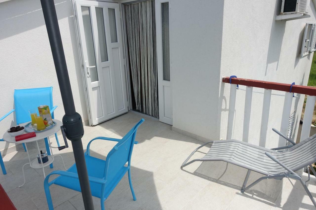 נין Apartman Joy מראה חיצוני תמונה